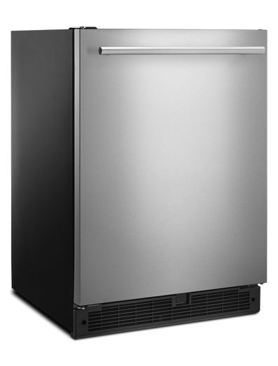 24-inch Wide Undercounter Refrigerator with Towel Bar Handle - 5.1 cu. ft.