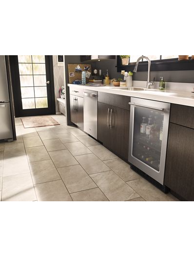 24-inch Wide Undercounter Beverage Center with Towel Bar Handle- 5.2 cu. ft.