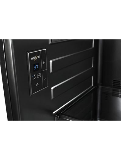24-inch Wide Undercounter Refrigerator with Towel Bar Handle - 5.1 cu. ft.