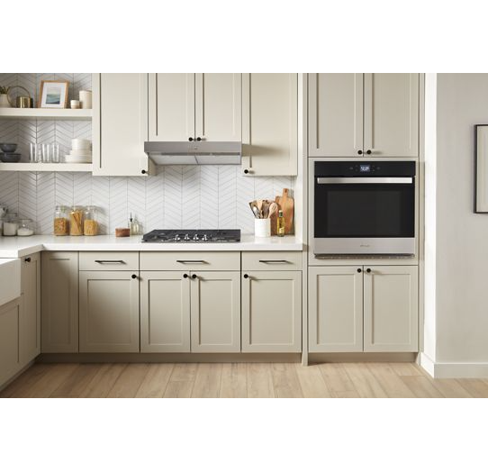5.0 Cu. Ft. Single Wall Oven with Air Fry When Connected.