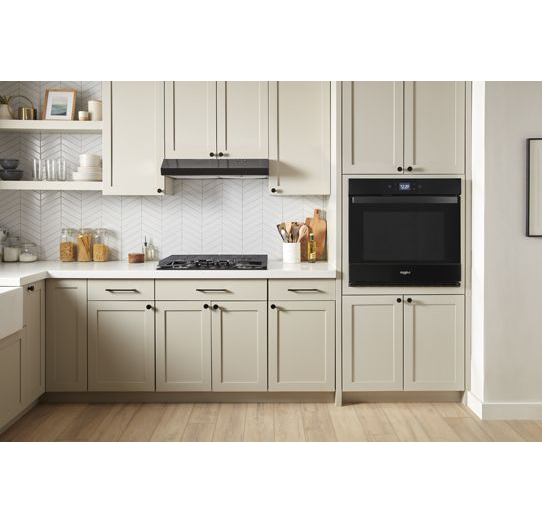 5.0 Cu. Ft. Single Wall Oven with Air Fry When Connected.
