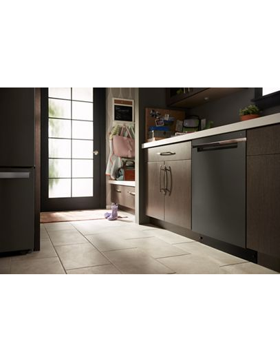 Stainless Steel Tub Pocket Handle Dishwasher with TotalCoverage Spray Arm