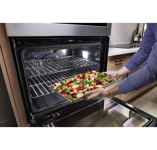 27-inch Single Wall Oven with Air Fry and Basket - 4.3 cu. ft.