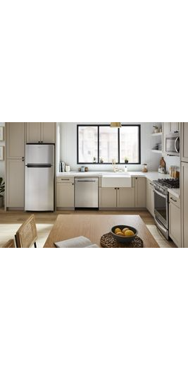 28-inch Wide Top-Freezer Refrigerator - 16.3 Cu. Ft.