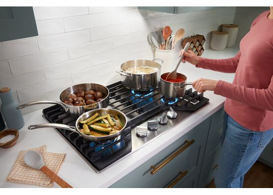 30-inch Gas Cooktop with 2-in-1 Hinged Grate to Griddle