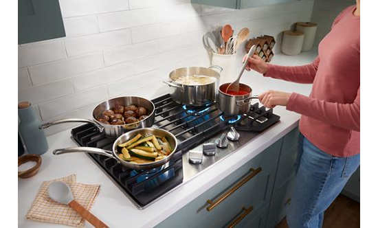 36-inch Gas Cooktop with EZ-2-Lift™ Hinged Cast-Iron Grates