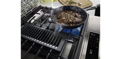 30-Inch 4-Burner Dual Fuel Downdraft Slide-In Range
