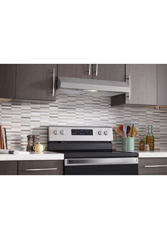 5.3 cu. ft. Whirlpool® electric range with Frozen Bake™ technology.