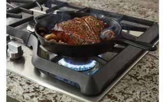36-inch Wide Gas Cooktop with DuraGuard™ Protective Finish
