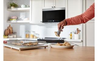 Air Fry Over-the-Range Oven with Advanced Sensing Technology