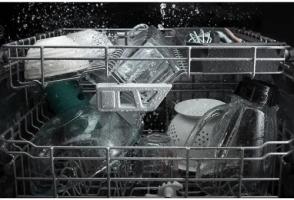 Fingerprint Resistant Dishwasher with 3rd Rack & Large Capacity