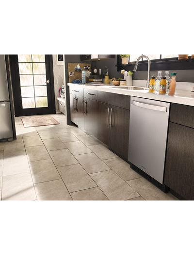 24-inch Wide Undercounter Refrigerator - 5.1 cu. ft.